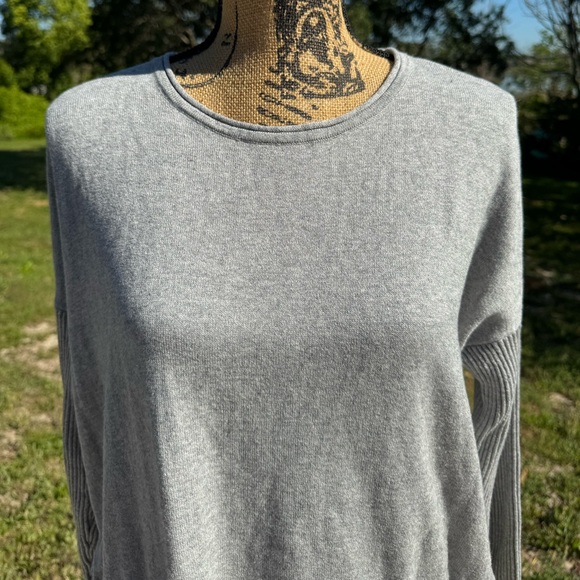 Lisa Todd Sweater Cashmere Cotton Side Button Slit Grey Size Small - Picture 3 of 11